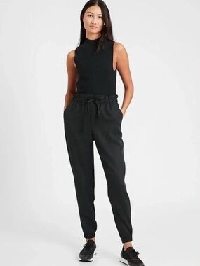 Banana Republic Tencel Paperbag Jogger Pants High Waist Trouser, size M